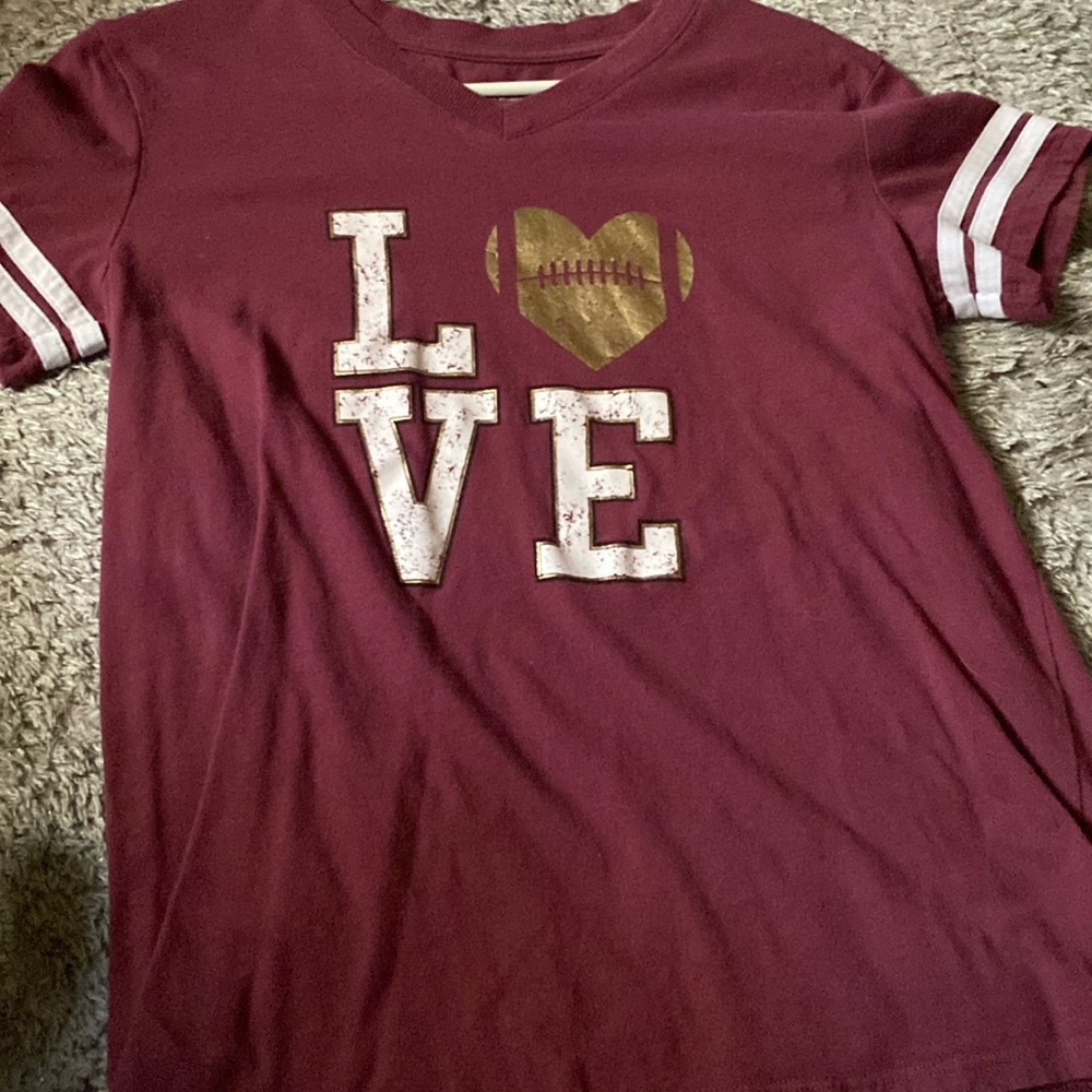 No boundaries, maroon